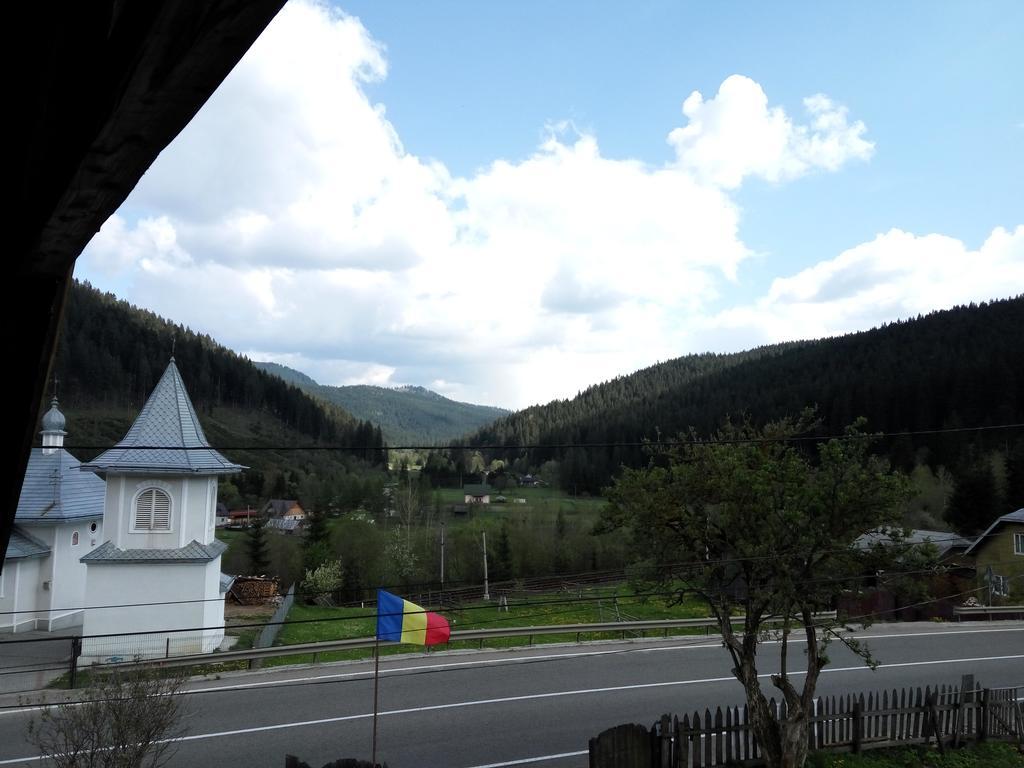 Отель Casa Lia Valea Putnei Экстерьер фото